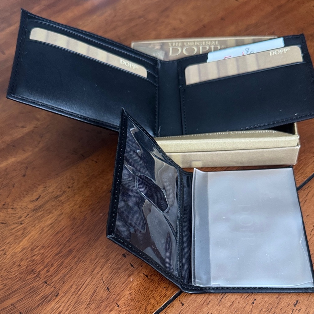Dopp Black Leather Card Holder